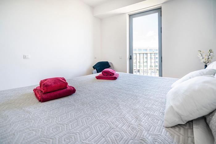 Bright & Spacious 2 Bed Flat 2 Bath W Garage In Lagos Marina Extérieur photo