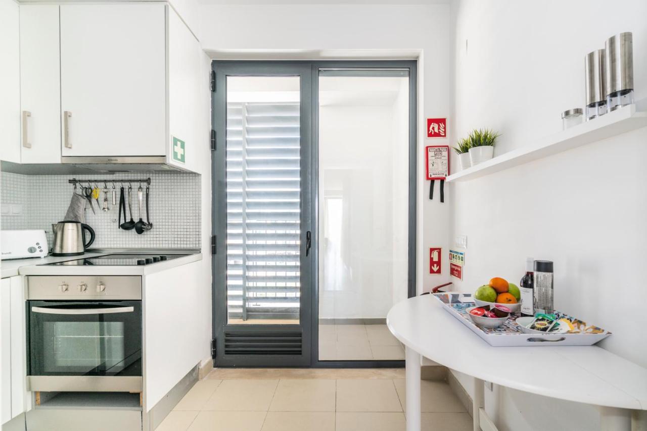 Bright & Spacious 2 Bed Flat 2 Bath W Garage In Lagos Marina Extérieur photo