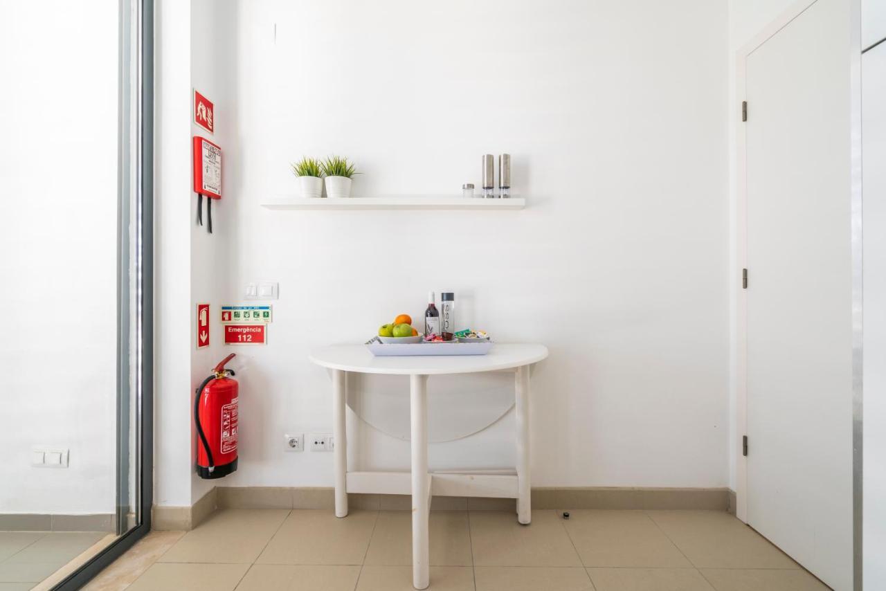 Bright & Spacious 2 Bed Flat 2 Bath W Garage In Lagos Marina Extérieur photo
